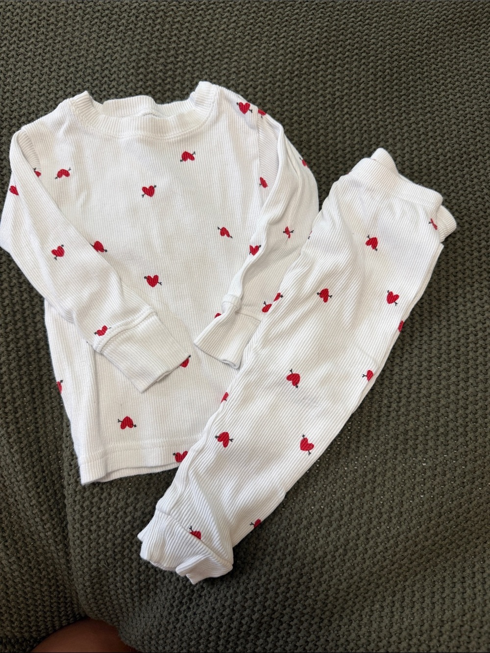 Carter’s White Thermal Pajama Set with Red Heart Print 12 Month